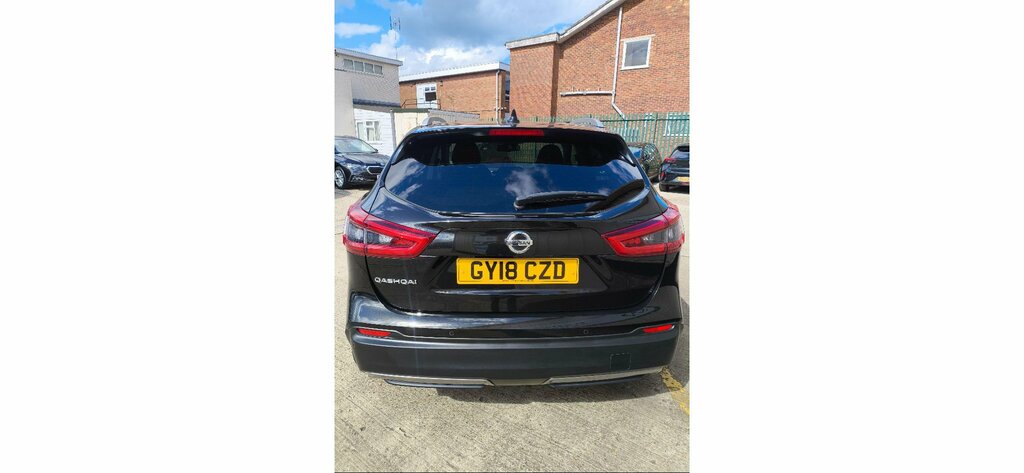 Nissan Qashqai 1.2 Dig-t N-connecta Euro 6 GY18CZD Black #2
