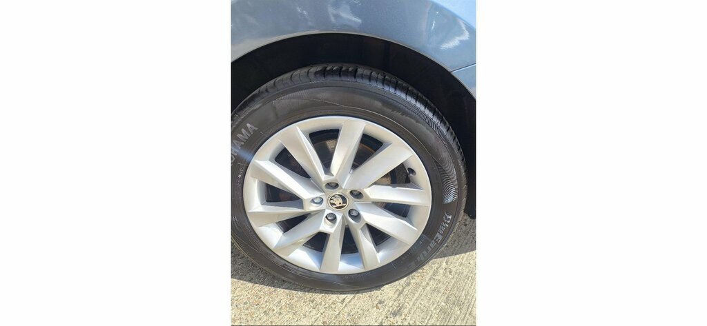 Skoda Superb 1.4L Se Technology White #7