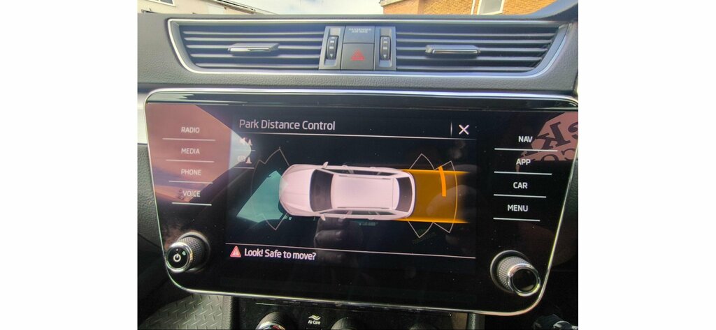 Skoda Superb 1.4L Se Technology White #23