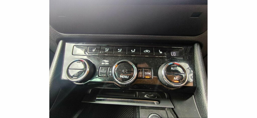 Skoda Superb 1.4L Se Technology White #27