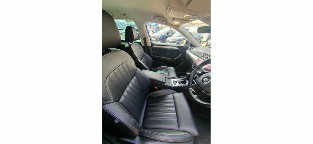 Skoda Superb 1.4L Se Technology White #15