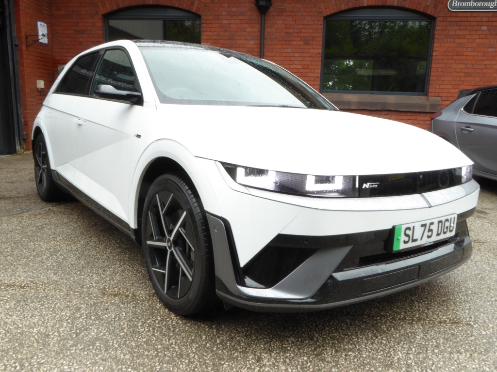 Hyundai Ioniq 5 N Line S SL75DGU White #2