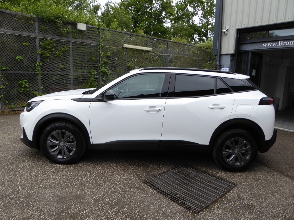 Peugeot 2008 1.2 Puretech S S Active Premium Plus T900KTM White #5