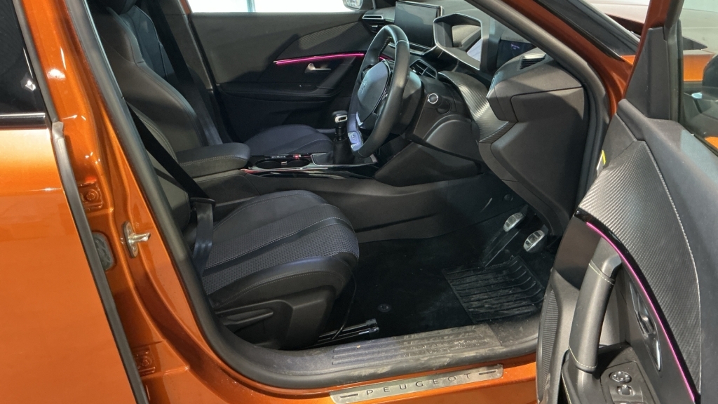 Peugeot 2008 1.2 Puretech S S Gt PK23UPV Orange #3