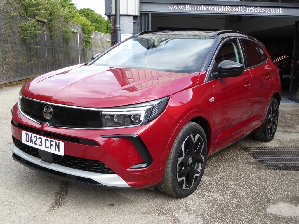 Vauxhall Grandland 1.2 Elite Red