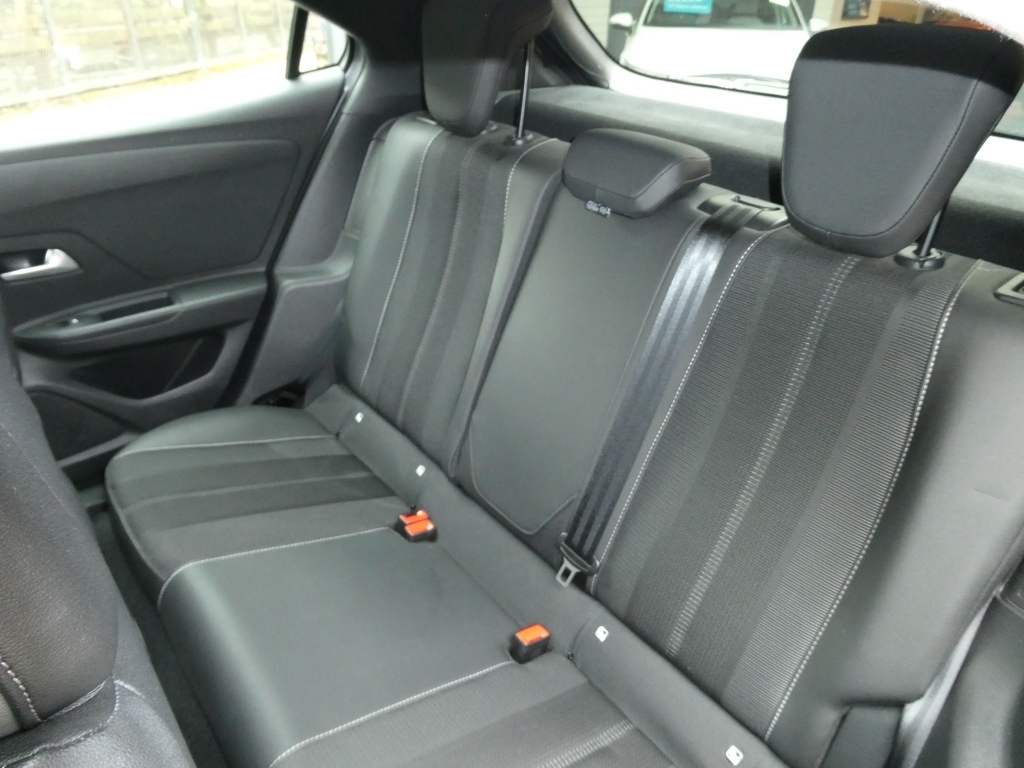 Vauxhall Mokka Elite Premium White #35