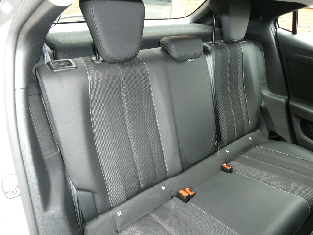 Vauxhall Mokka Elite Premium White #28