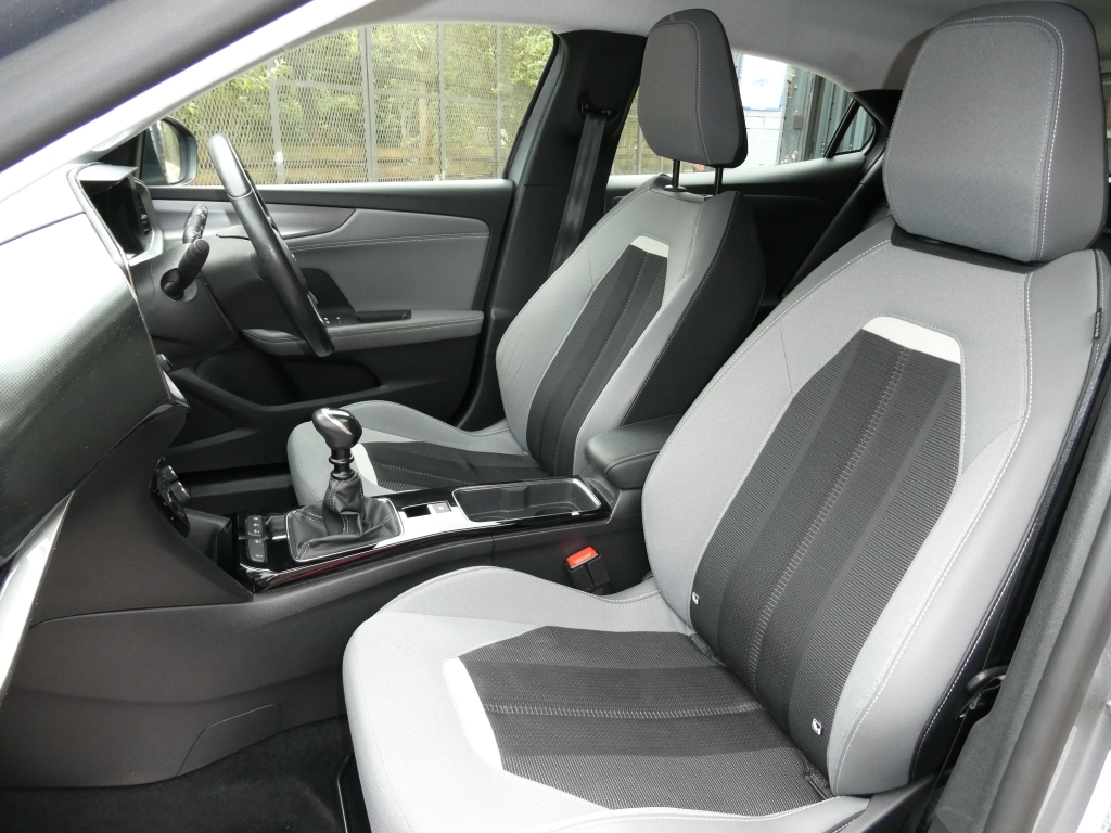 Vauxhall Mokka Elite Premium White #38