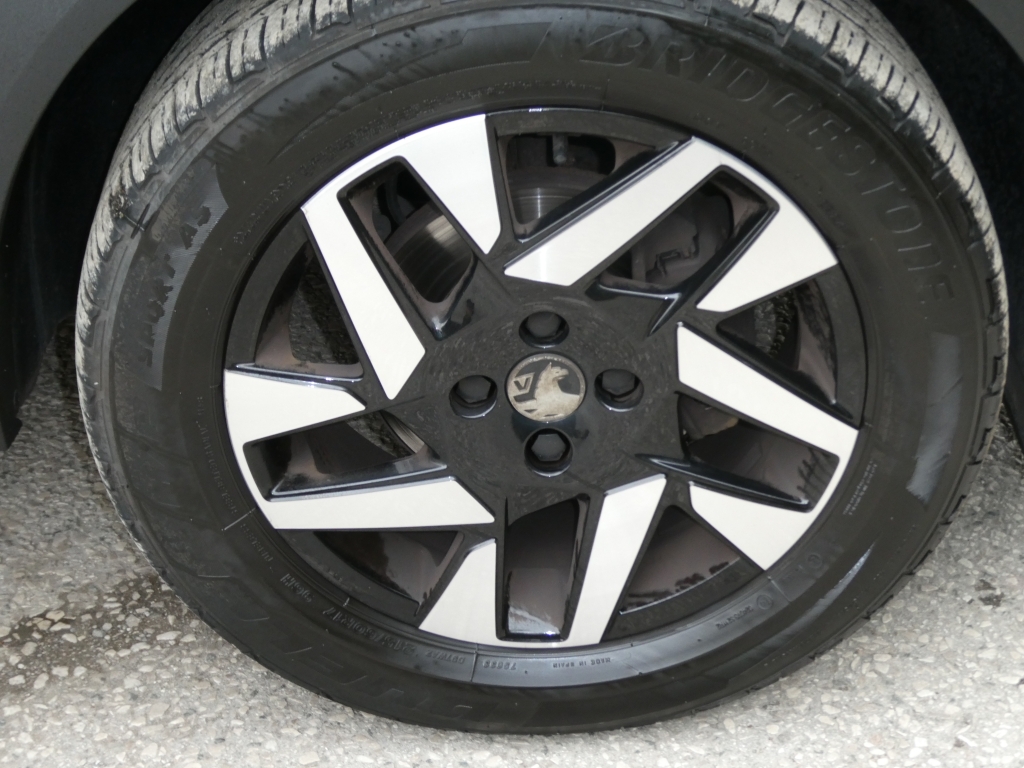 Vauxhall Mokka Elite Premium White #18