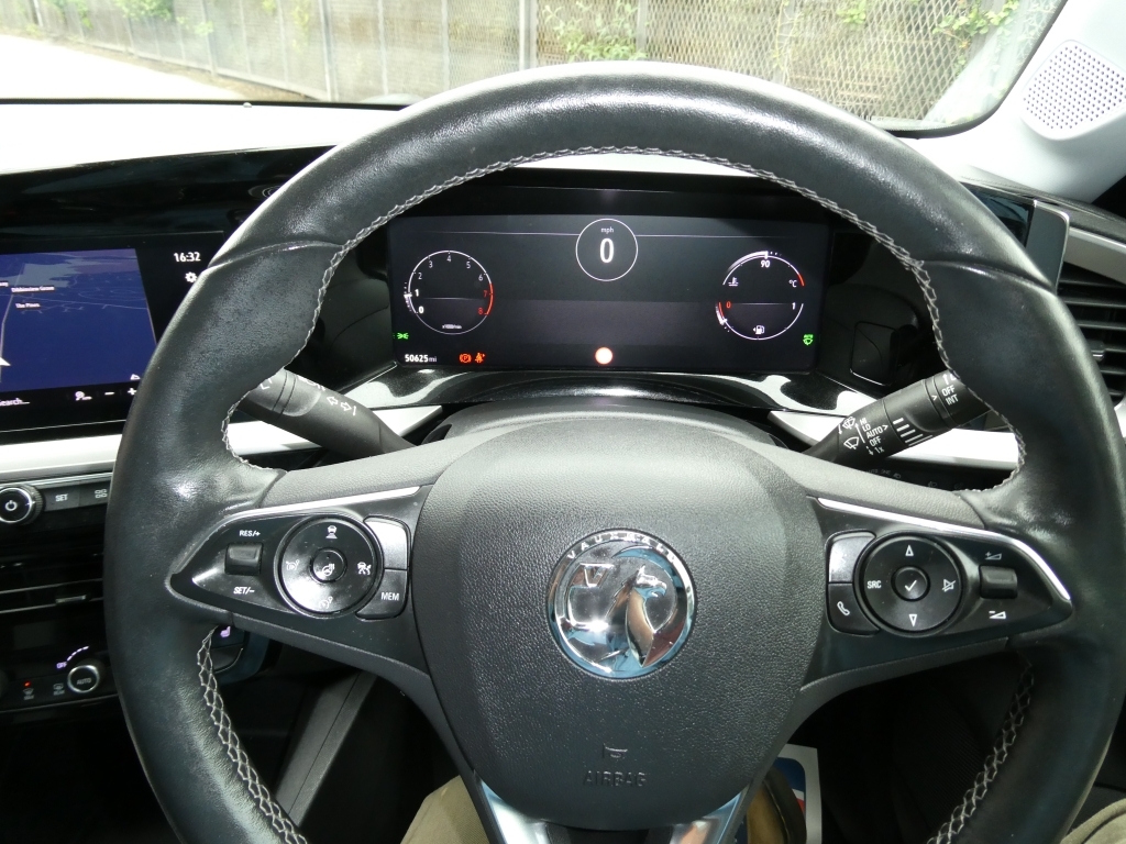 Vauxhall Mokka Elite Premium White #43