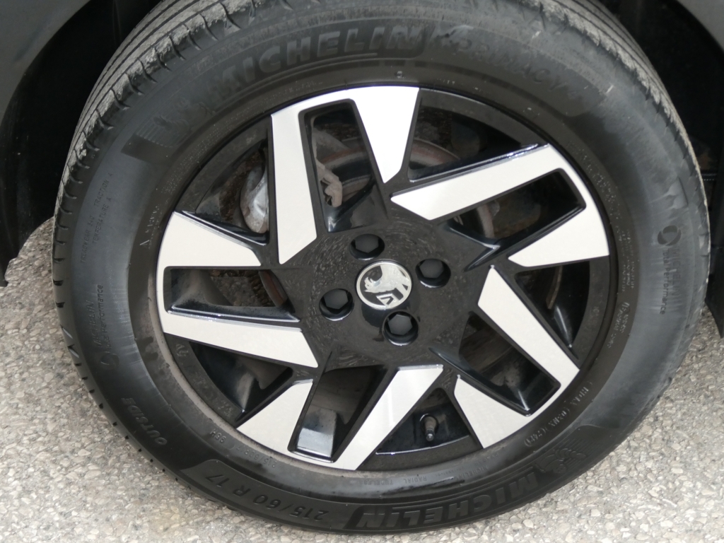 Vauxhall Mokka Elite Premium White #19