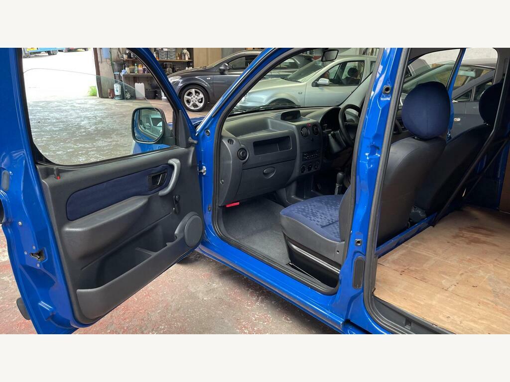 Peugeot Partner Combi 1.6 Hdi Escapade Blue #22
