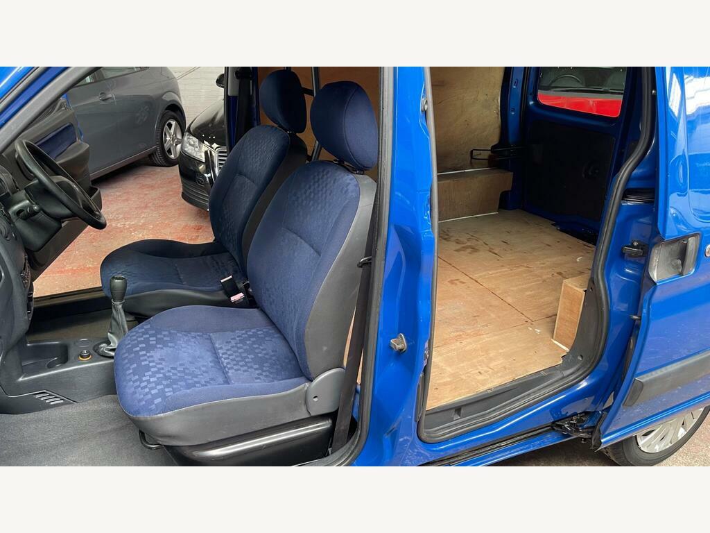 Peugeot Partner Combi 1.6 Hdi Escapade Blue #26
