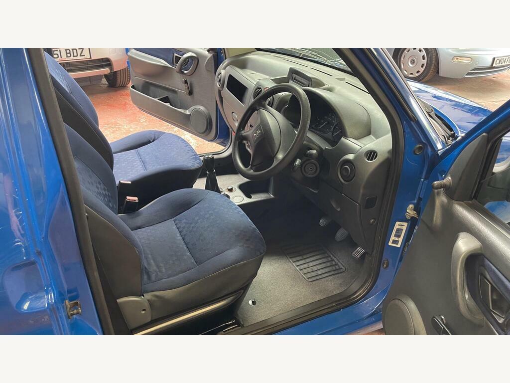 Peugeot Partner Combi 1.6 Hdi Escapade Blue #19