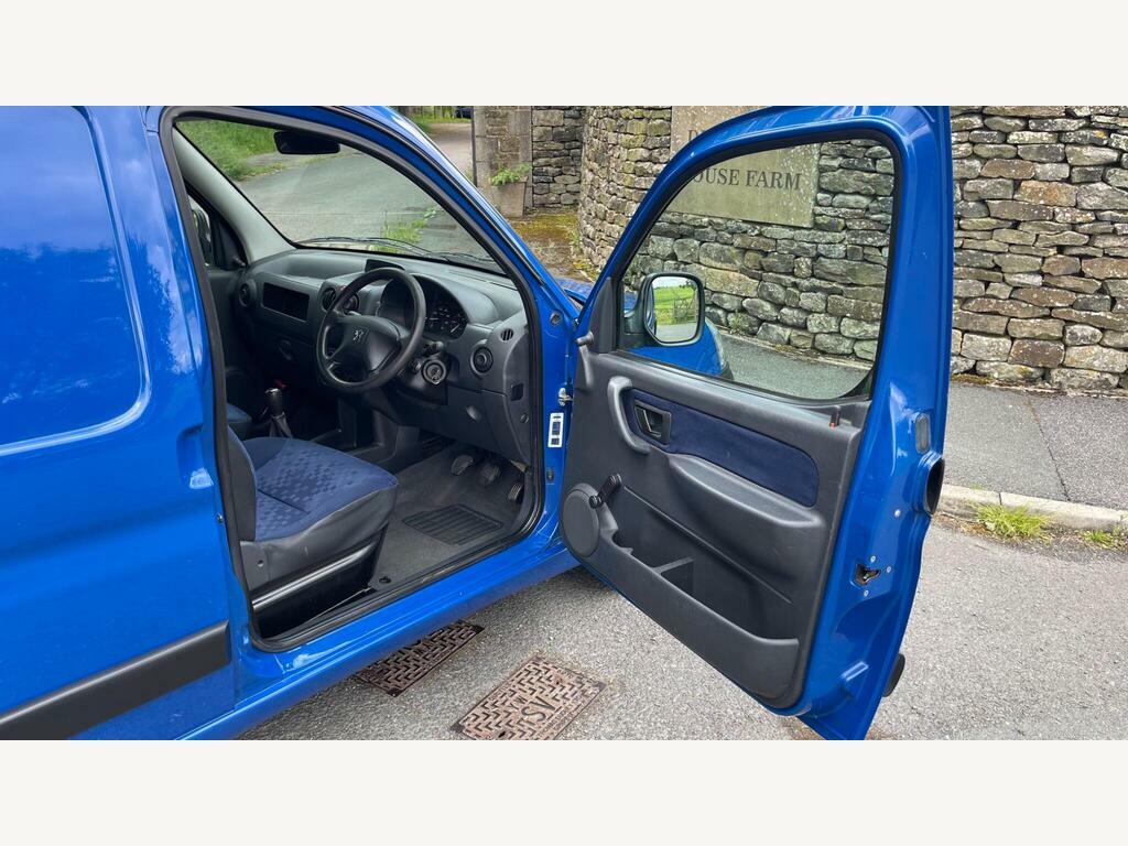 Peugeot Partner 1.6 Combi Escapade Hdi 89 Bhp Green #33