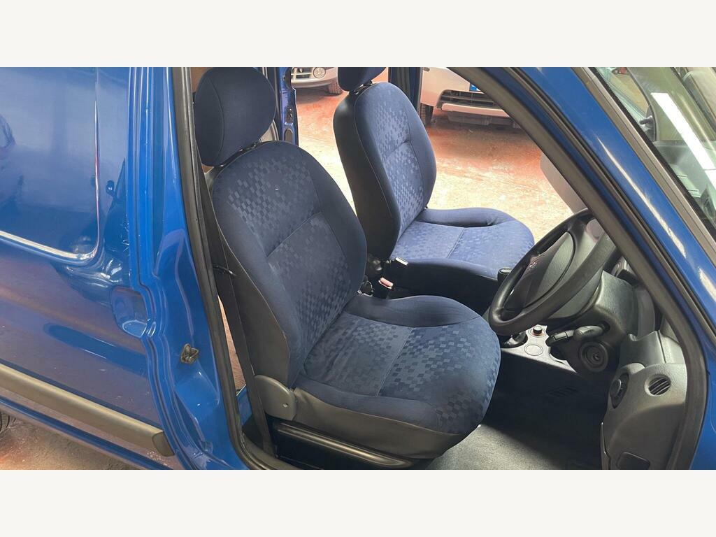 Peugeot Partner Combi 1.6 Hdi Escapade Blue #20