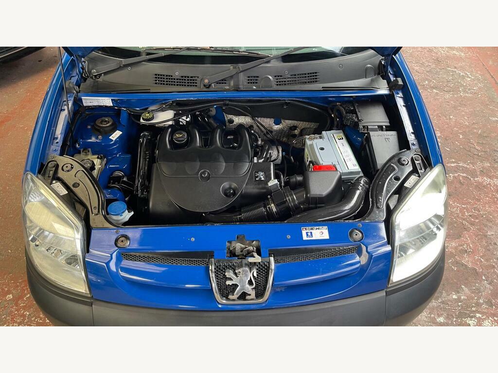 Peugeot Partner Combi 1.6 Hdi Escapade Blue #7