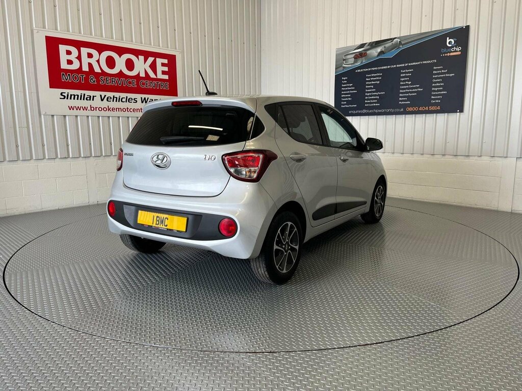 Hyundai I10 Hatchback 1.2 Premium Euro 6 201767 EX67UPR Silver #3