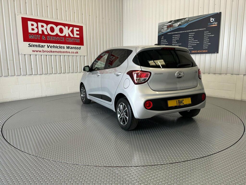 Hyundai I10 Hatchback 1.2 Premium Euro 6 201767 EX67UPR Silver #4