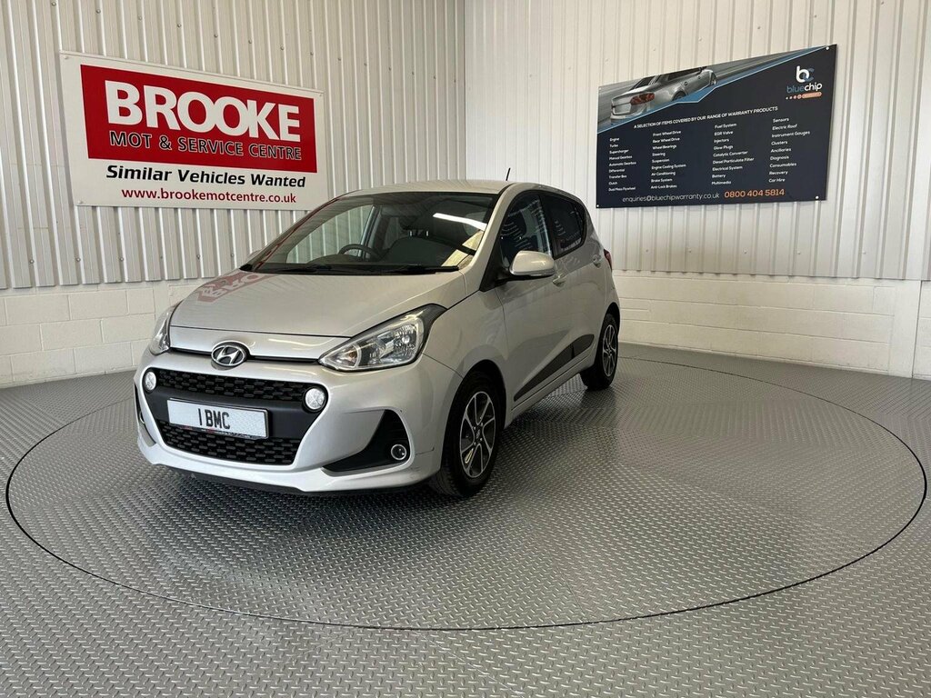 Hyundai I10 Hatchback 1.2 Premium Euro 6 201767 EX67UPR Silver #2