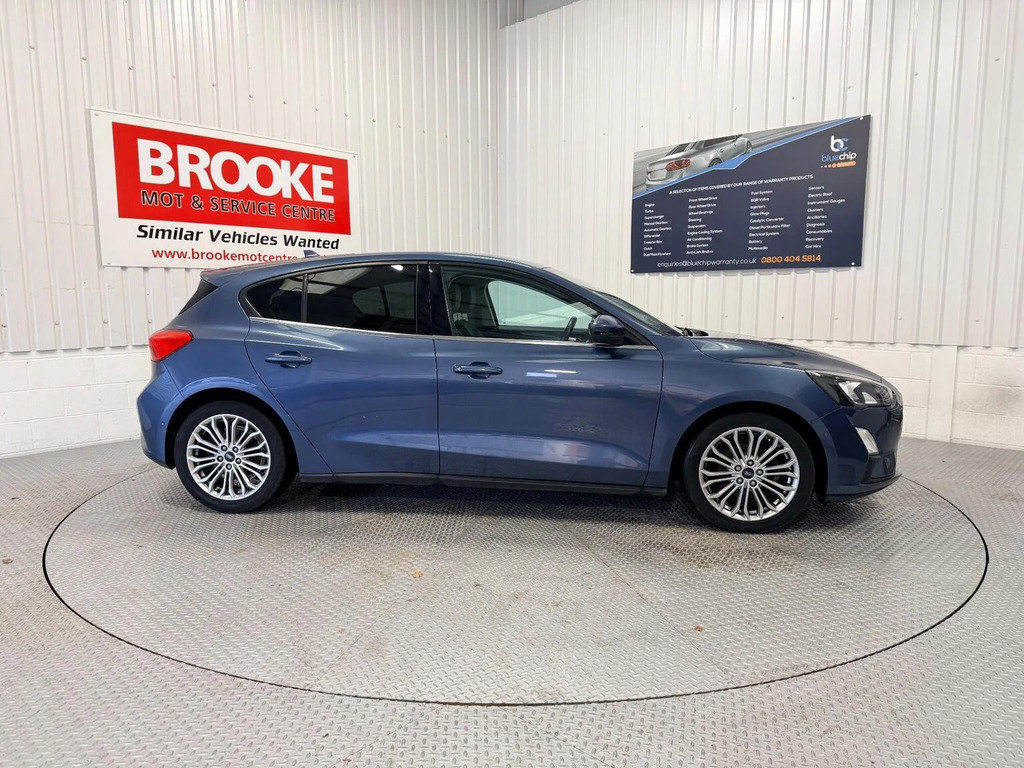 Ford Focus Hatchback 1.0T Ecoboost Titanium X Euro 6 Ss DO69NAH Blue #4