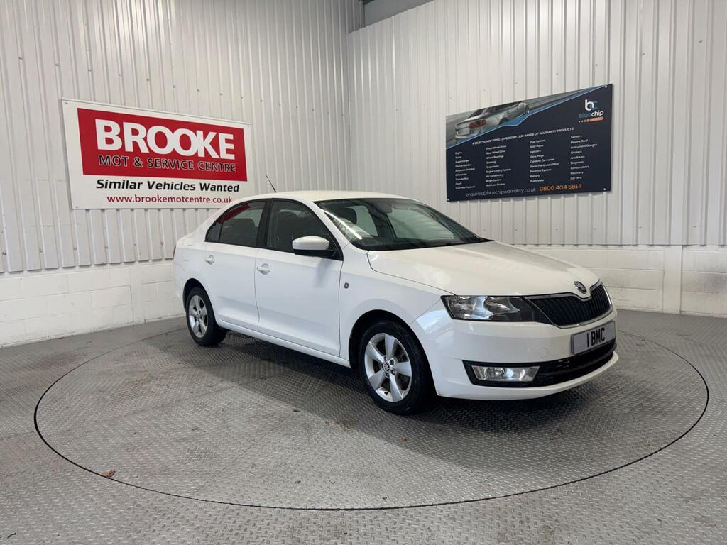 Skoda Rapid Hatchback 1.6 Tdi Se Euro 5 201464 White