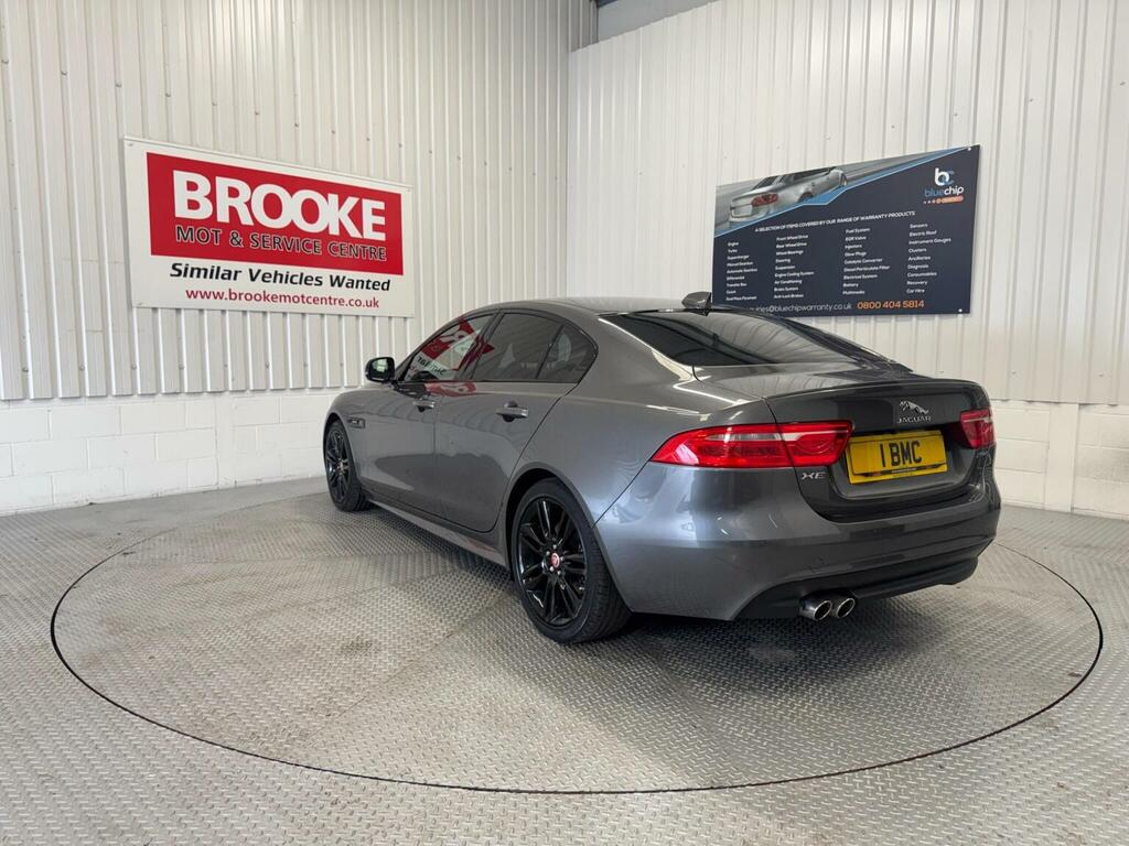 Jaguar XE Saloon 2.0D R-sport Euro 6 Ss 201766 CA66RDZ Grey #5