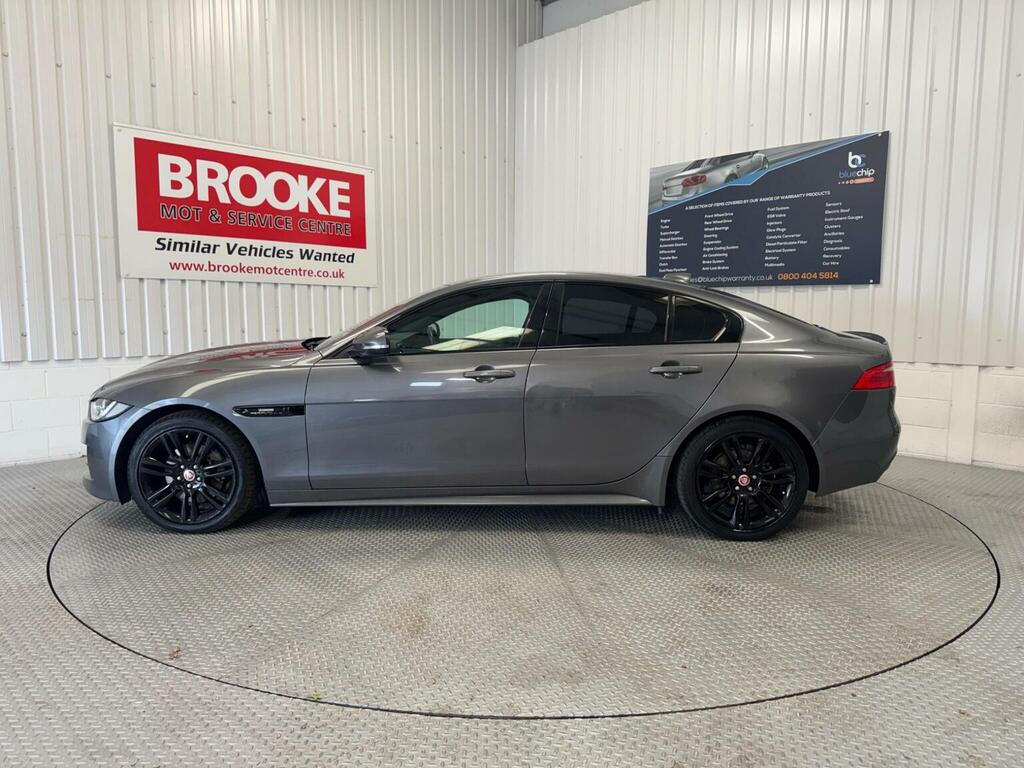 Jaguar XE Saloon 2.0D R-sport Euro 6 Ss 201766 CA66RDZ Grey #4