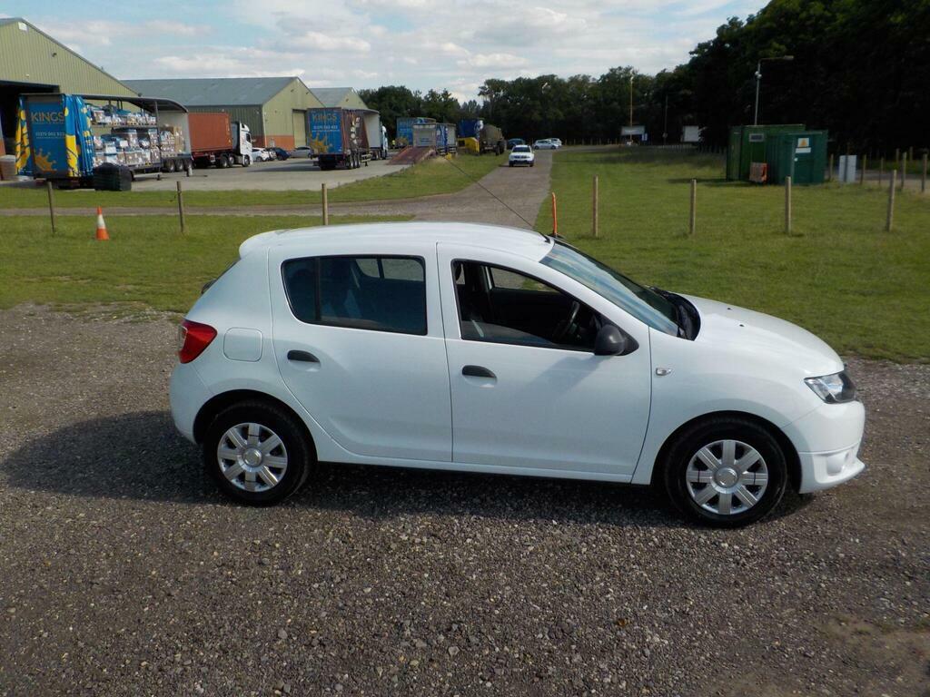 Dacia Sandero 0.9 Laureate Tce 90 Bhp White #1