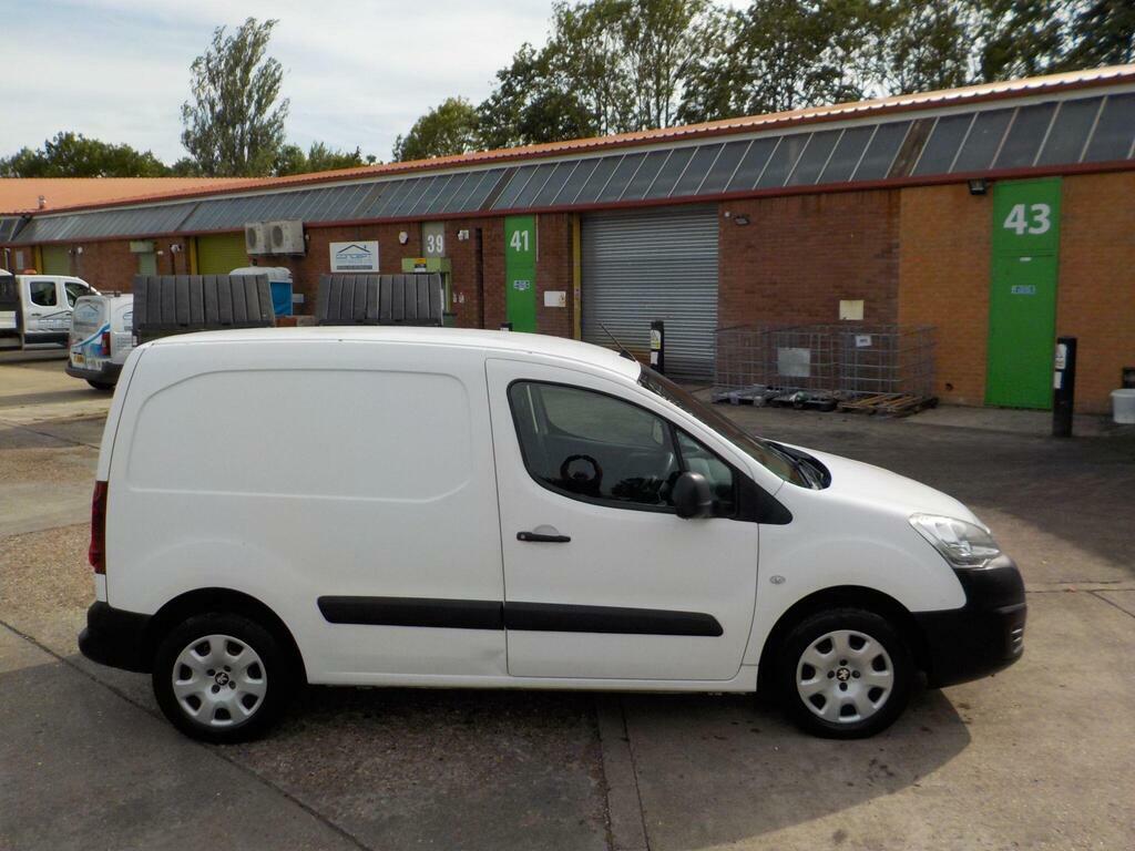 Peugeot Partner 1.6 Bluehdi 854 Professional L1 NV17LSE White #3