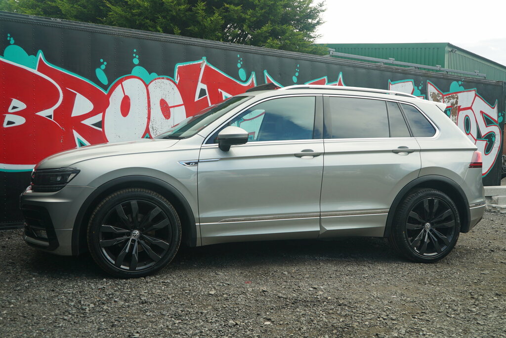 Volkswagen Tiguan 2017 2.0 Tdi Bluemotion Tech Se Navigation Suv Grey #10
