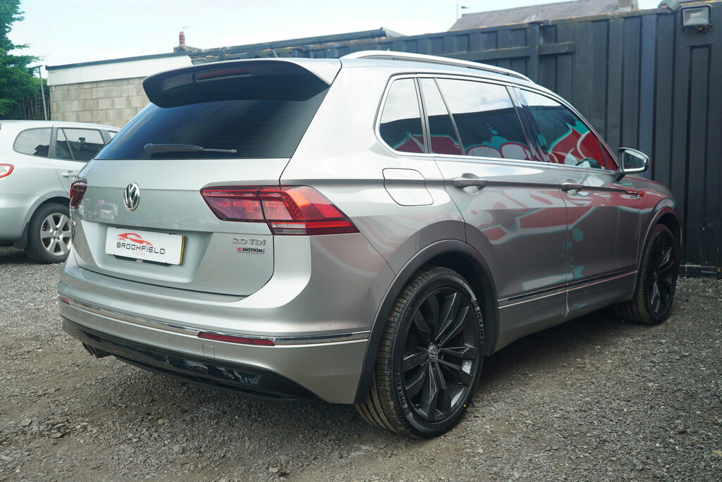 Volkswagen Tiguan 2017 2.0 Tdi Bluemotion Tech Se Navigation Suv Grey #24