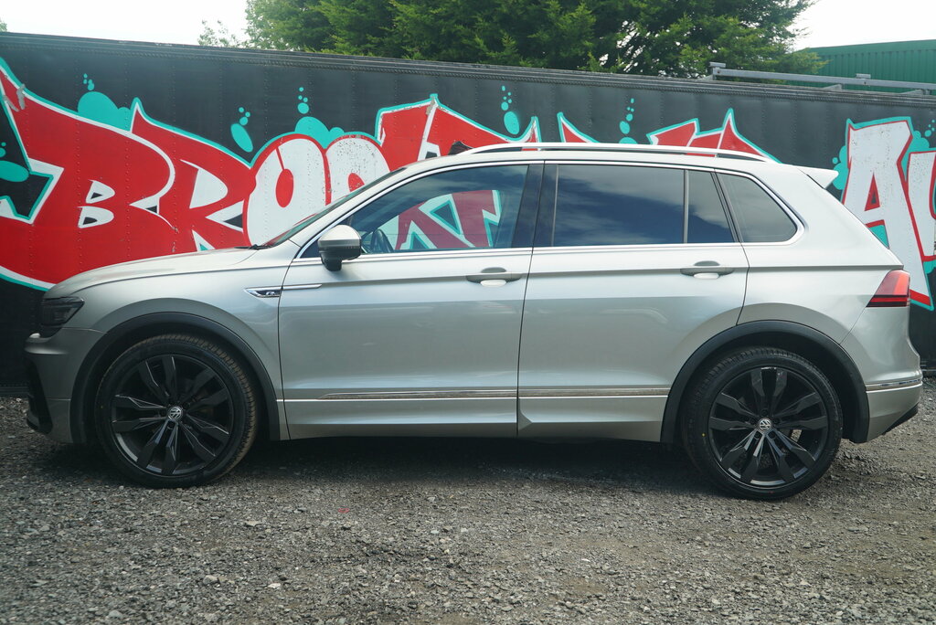 Volkswagen Tiguan 2017 2.0 Tdi Bluemotion Tech Se Navigation Suv Grey #12