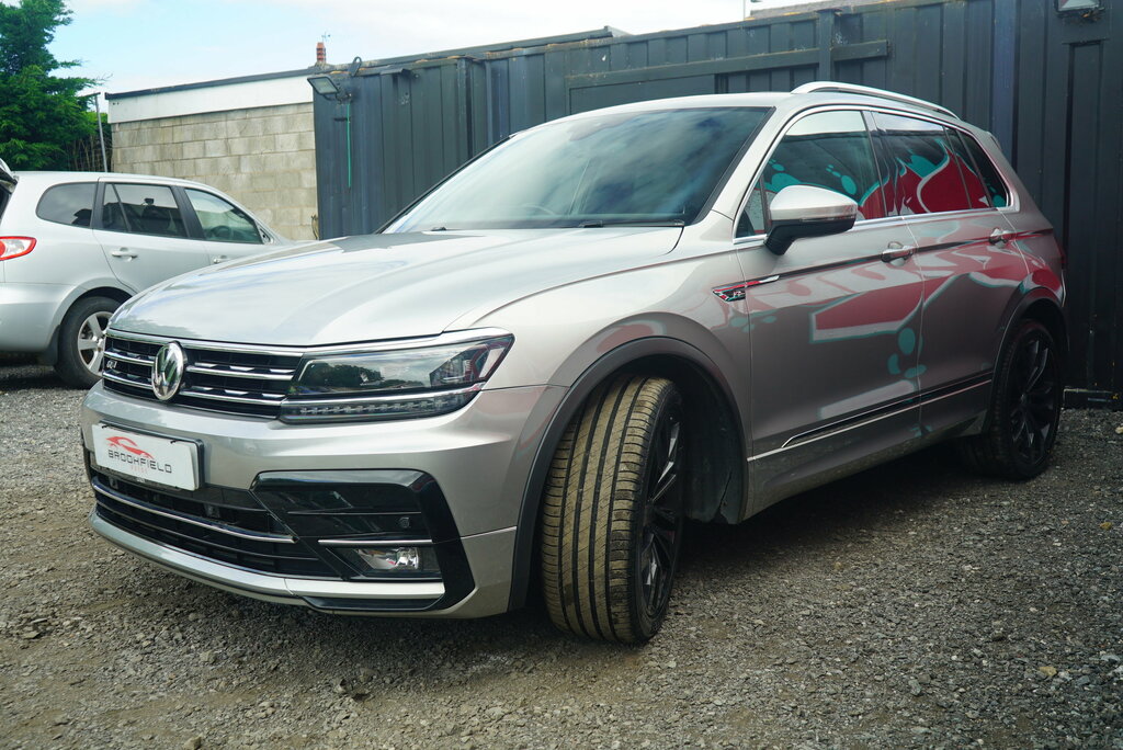 Volkswagen Tiguan 2017 2.0 Tdi Bluemotion Tech Se Navigation Suv Grey #9