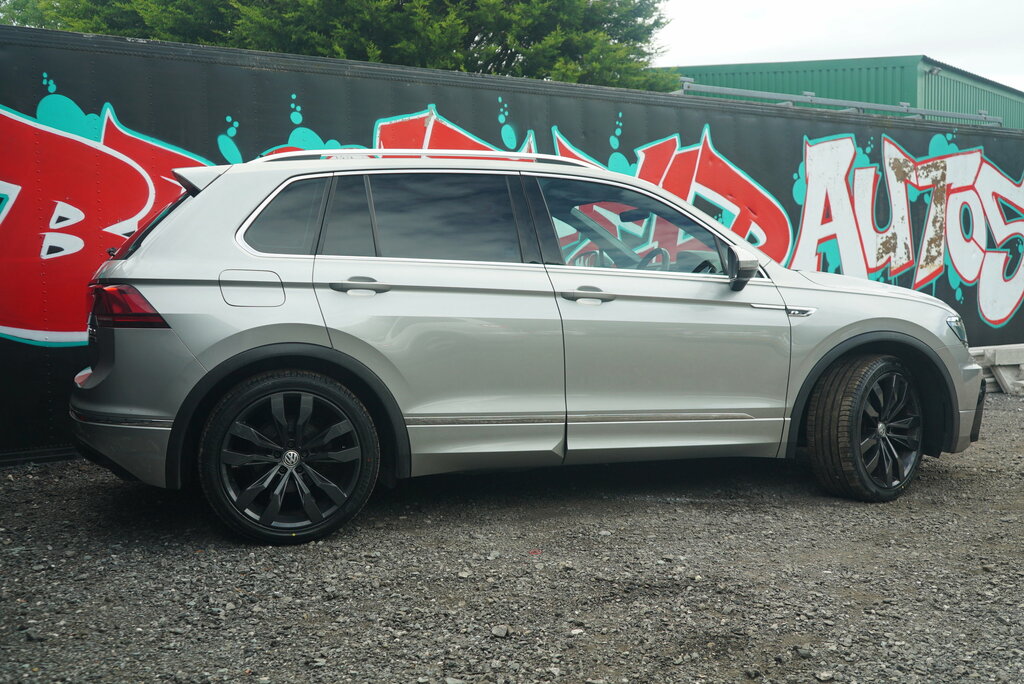 Volkswagen Tiguan 2017 2.0 Tdi Bluemotion Tech Se Navigation Suv Grey #26