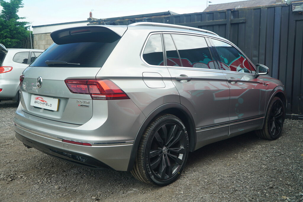 Volkswagen Tiguan 2017 2.0 Tdi Bluemotion Tech Se Navigation Suv Grey #25