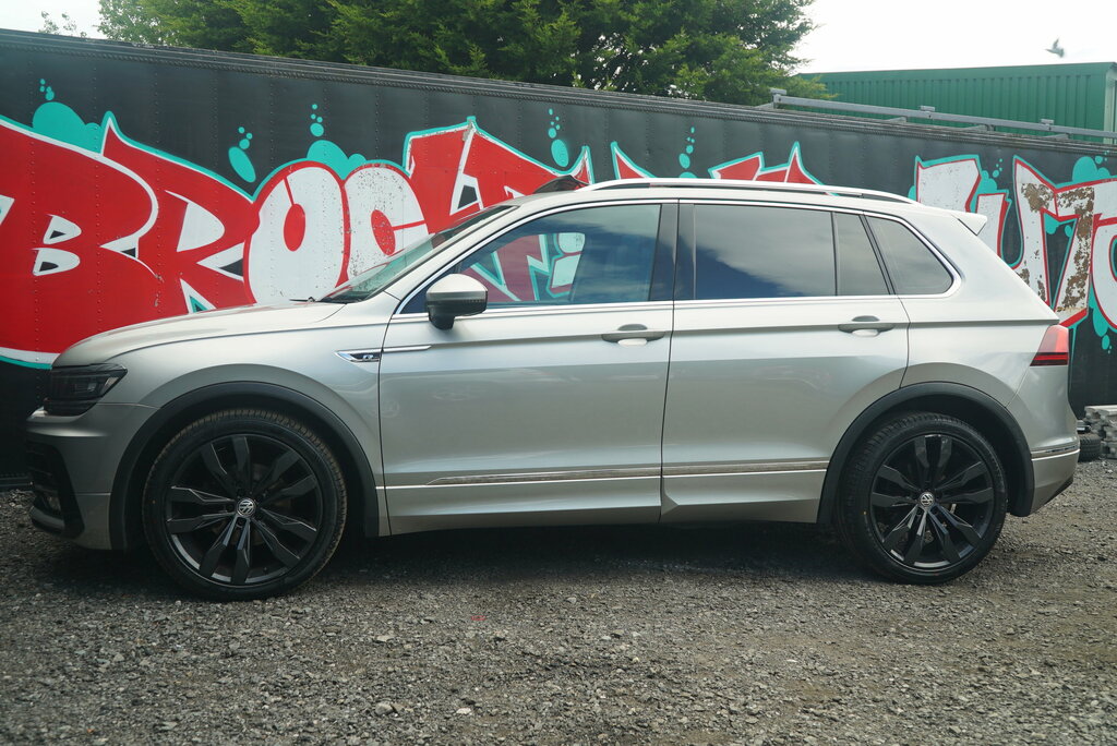 Volkswagen Tiguan 2017 2.0 Tdi Bluemotion Tech Se Navigation Suv Grey #11
