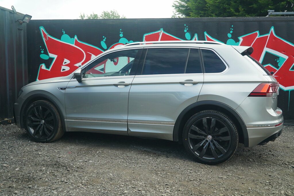 Volkswagen Tiguan 2017 2.0 Tdi Bluemotion Tech Se Navigation Suv Grey #14