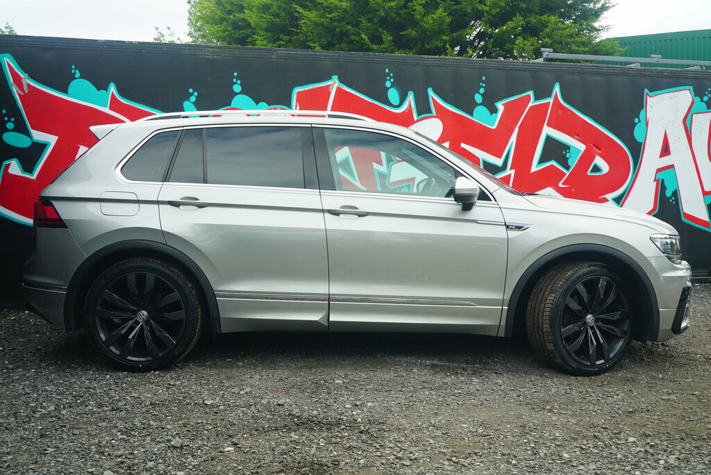 Volkswagen Tiguan 2017 2.0 Tdi Bluemotion Tech Se Navigation Suv Grey #28