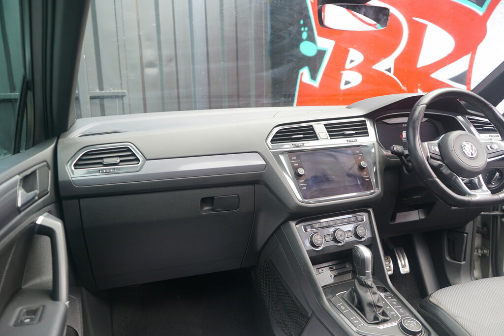 Volkswagen Tiguan 2017 2.0 Tdi Bluemotion Tech Se Navigation Suv Grey #82