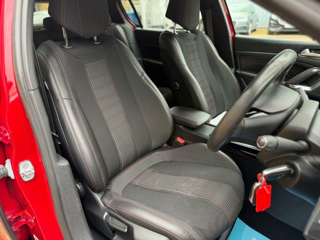 Peugeot 308 2L Gt Line Red #3