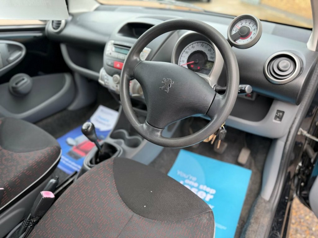Peugeot 107 1L Verve Black #6