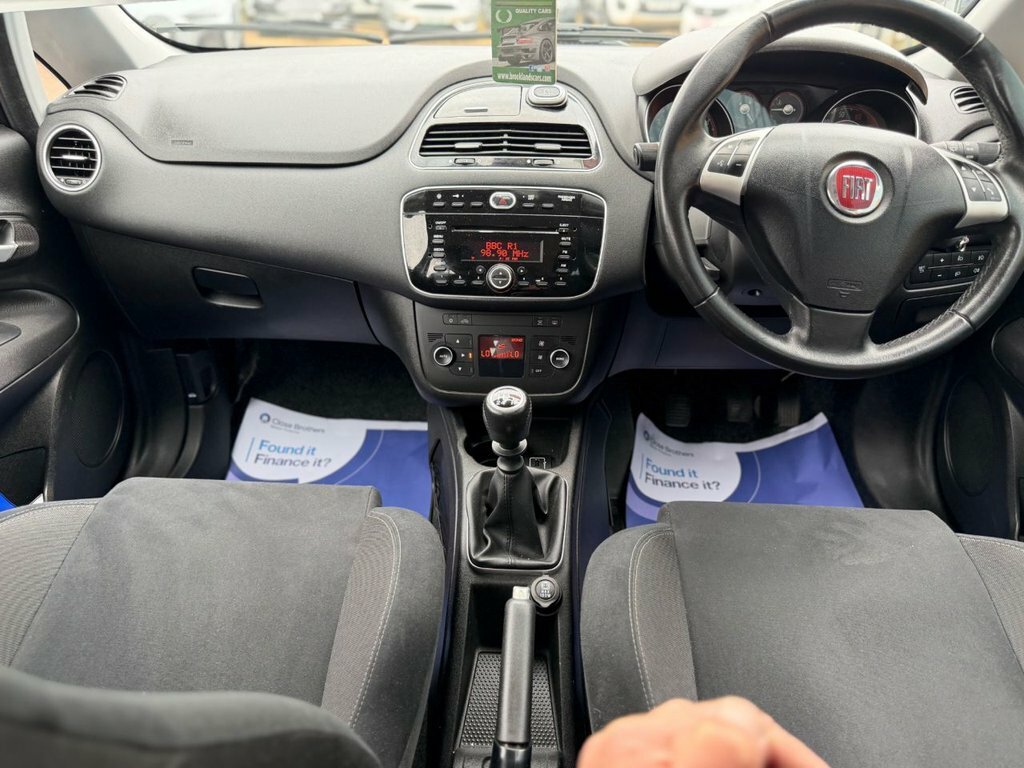 Fiat Punto 1.2L Easy Black #2
