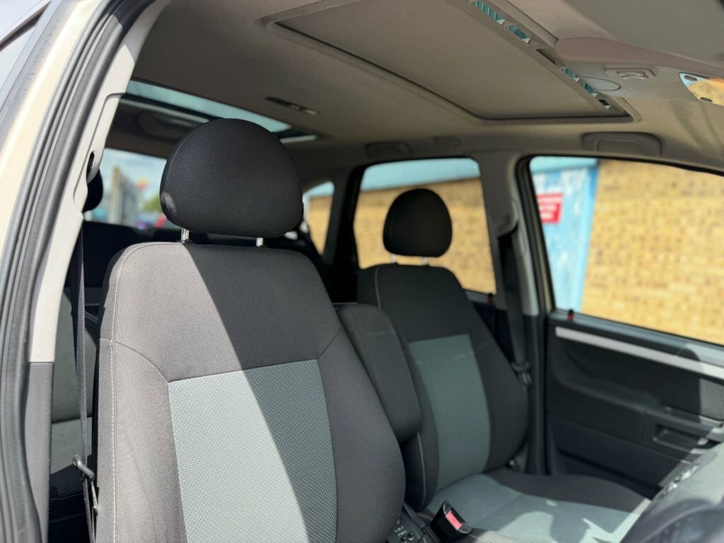 Vauxhall Meriva Life 16V Gold #19
