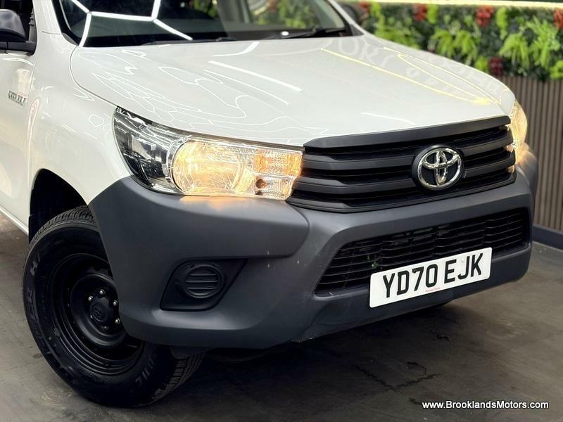 Toyota HILUX Active 4Wd D-4d Dcb Stunning Example YD70EJK White #3