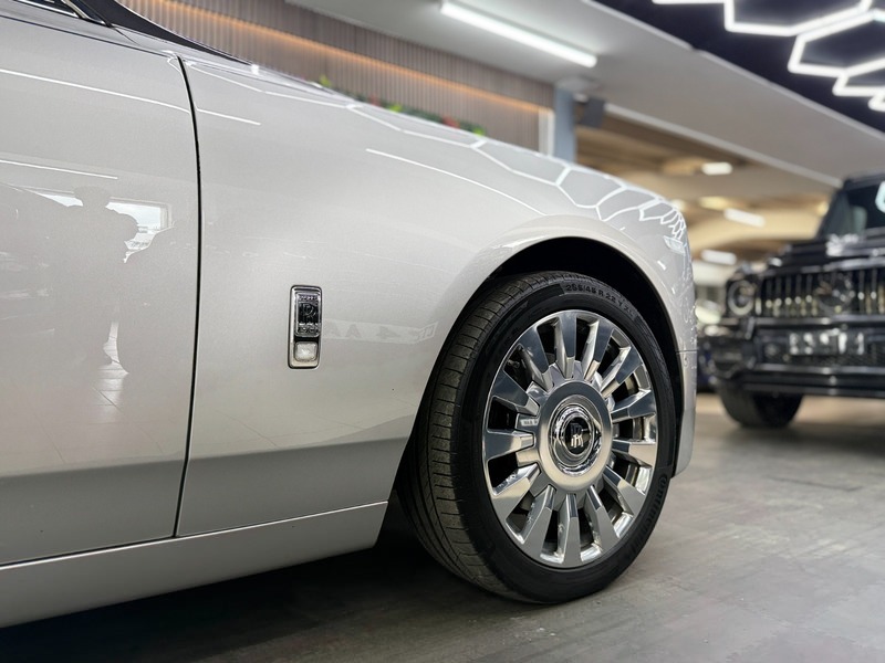 Rolls-Royce Phantom 4dr Auto RK70EFR Grey #3