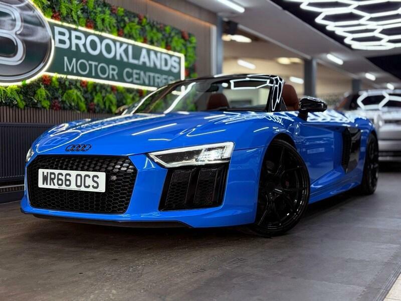 Audi R8 Spyder V10 Quattro 5X Services Blue