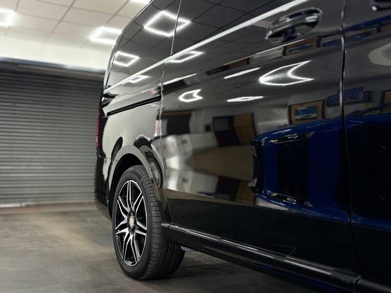 Mercedes-Benz V Class V 250 D Amg Line XL Black #27