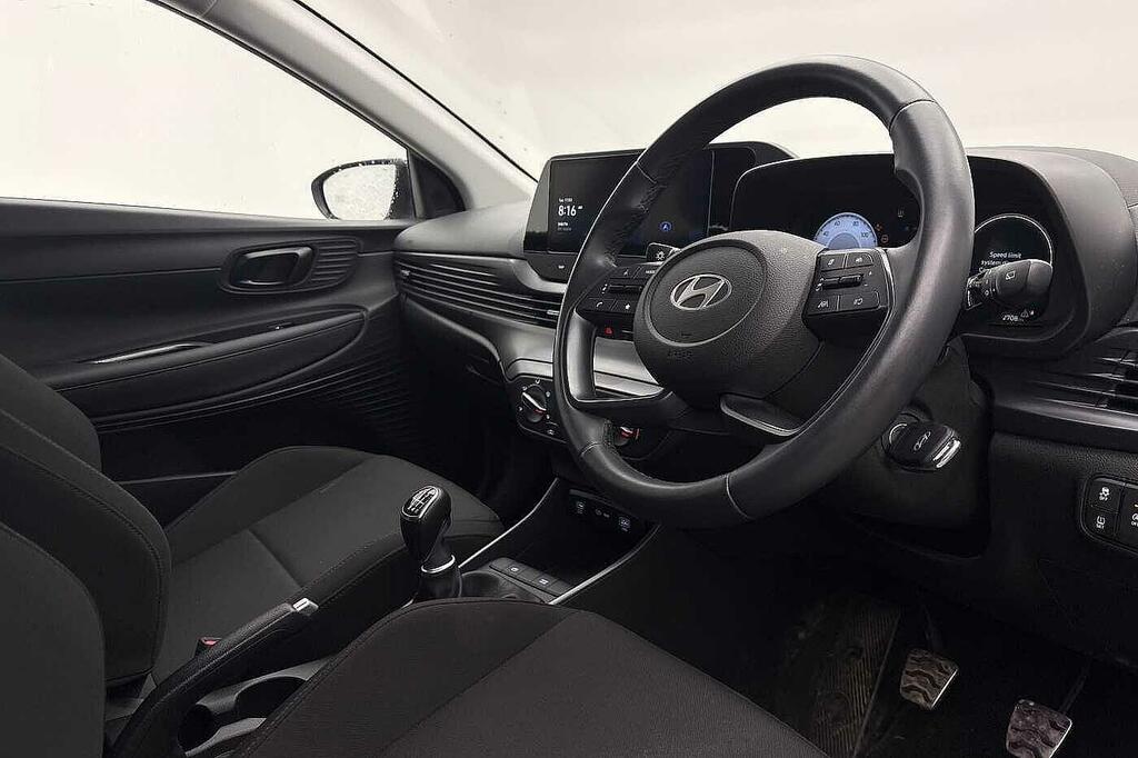 Hyundai Bayon Petrol ET24PMV White #6
