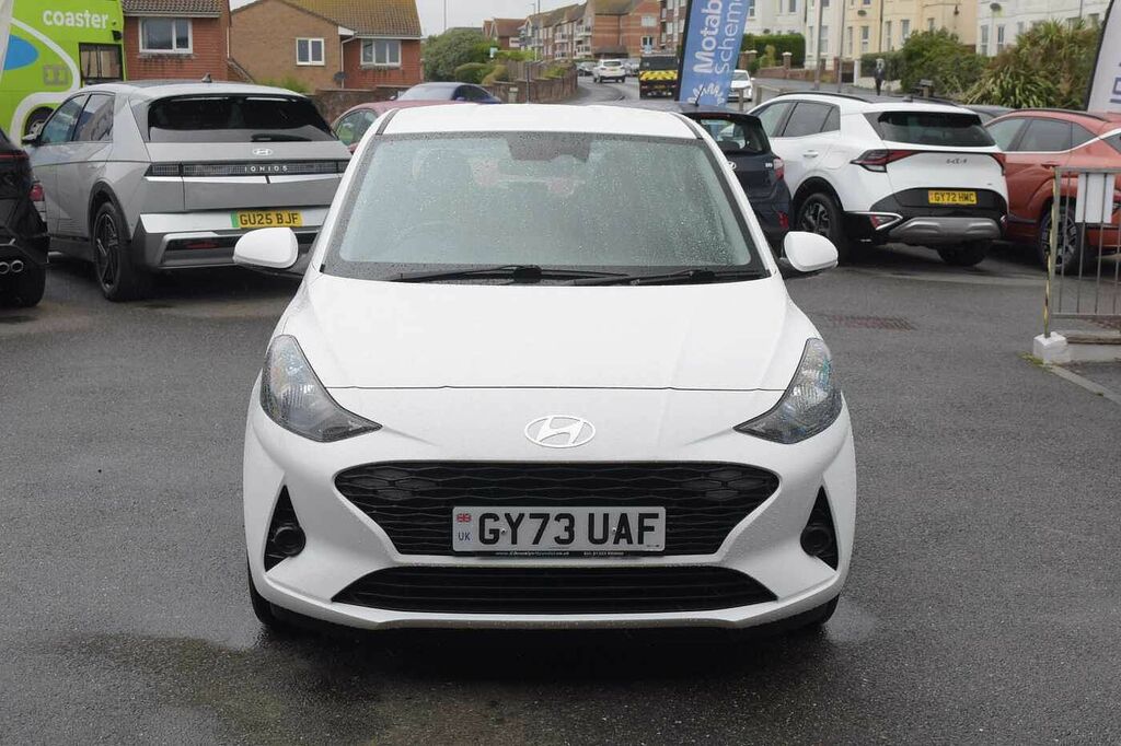 Hyundai I10 Hatchback GY73UAF White #2